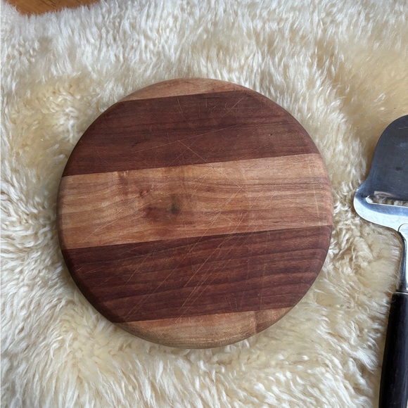 Vintage Cheeseboard and Slicer - Picture 4 of 8